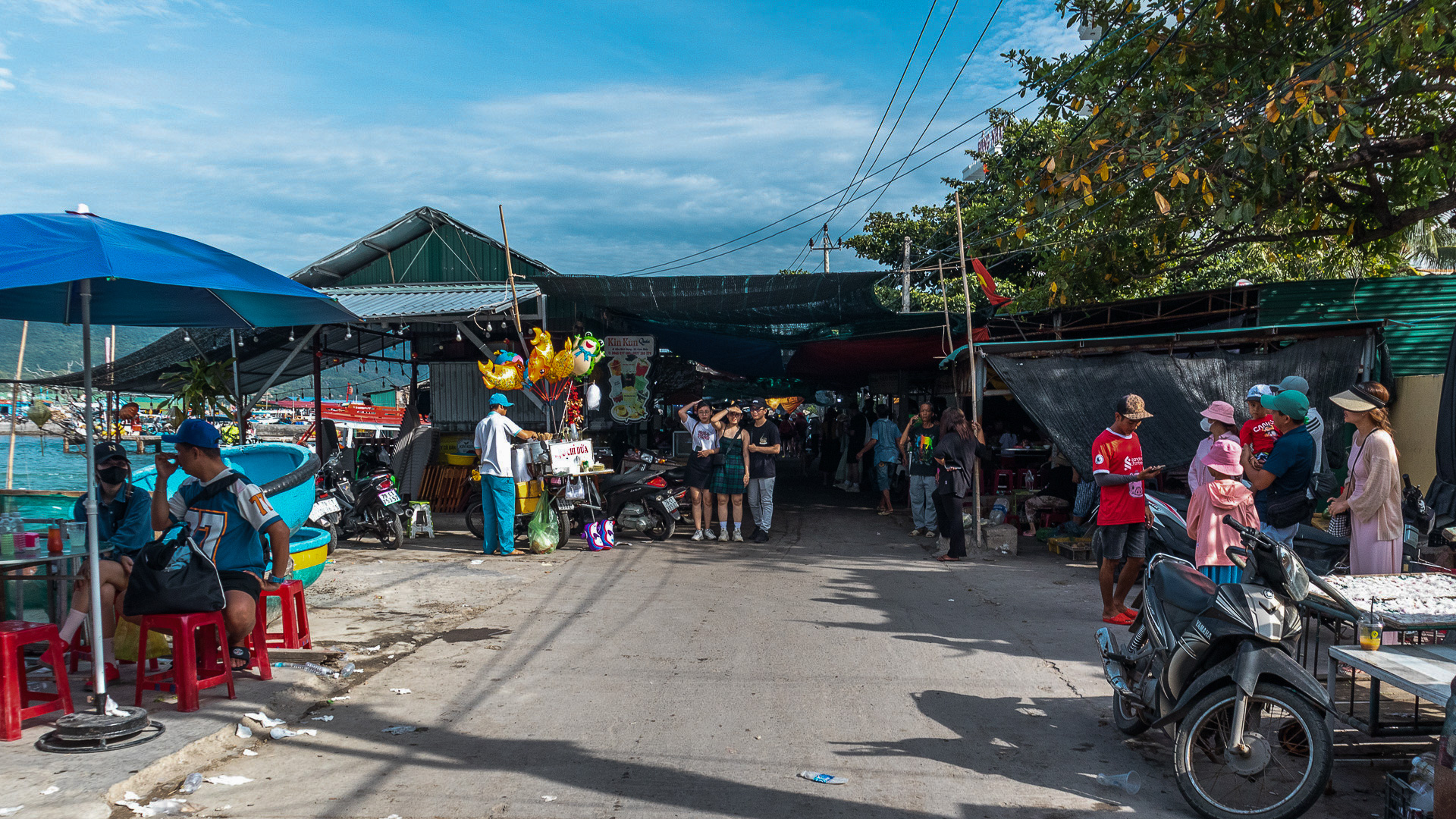 Một góc chợ trên đảo